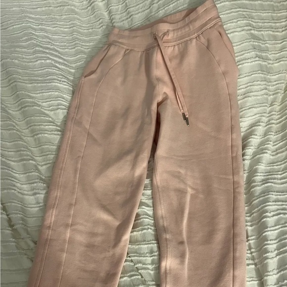 Lululemon Scuba Joggers - Picture 2 of 5